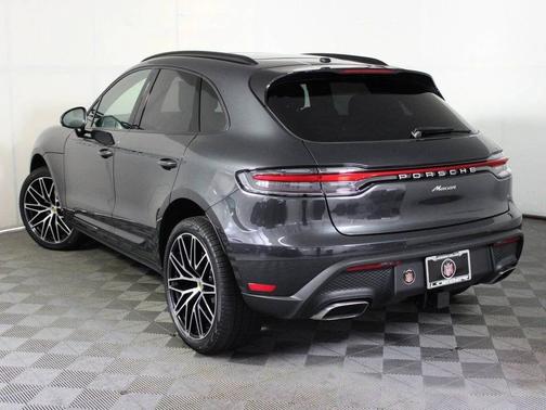 2025 Porsche Macan 