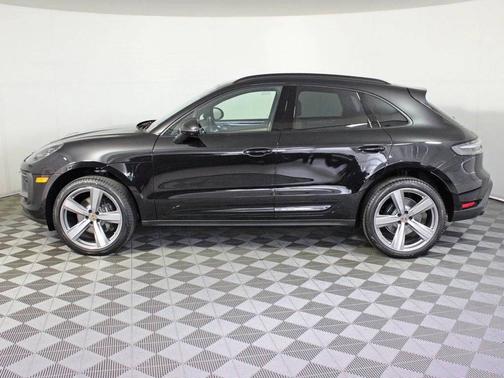 Jet Black Metallic 2025 Porsche Macan