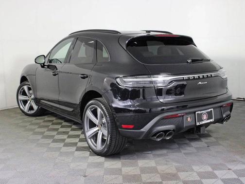 Jet Black Metallic 2025 Porsche Macan