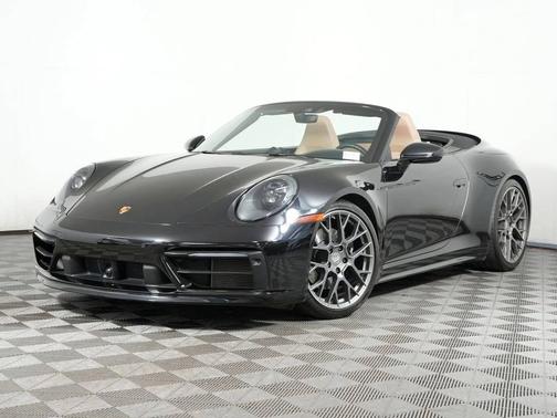 Jet Black Metallic 2020 Porsche 911