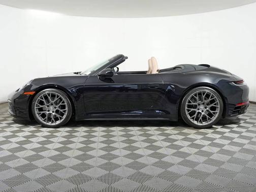 Jet Black Metallic 2020 Porsche 911