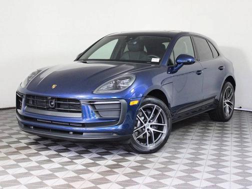 Gentian Blue Metallic 2026 Porsche Macan