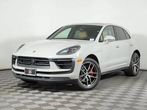 Chalk 2023 Porsche Macan