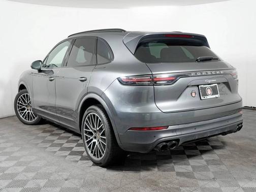 2023 Porsche Cayenne 