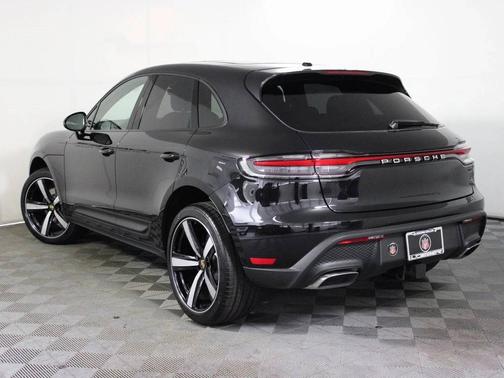 2025 Porsche Macan 