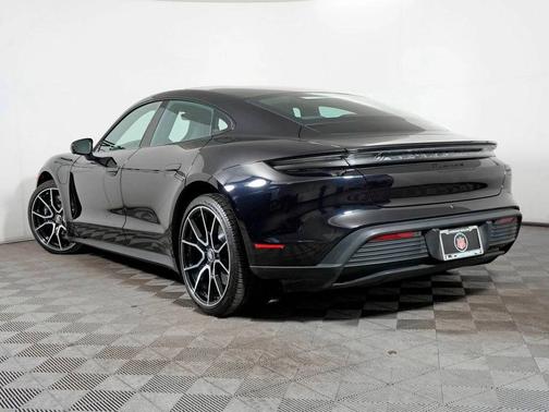 2023 Porsche Taycan 