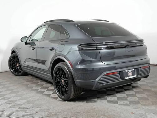 Volcano Grey Metallic 2025 Porsche Macan
