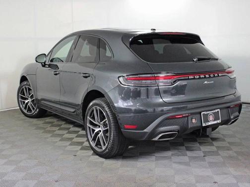 Volcano Grey Metallic 2025 Porsche Macan