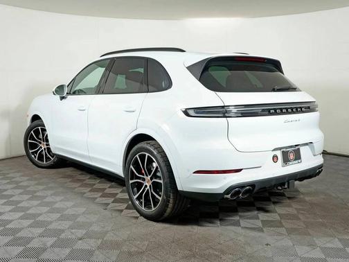 Carrara White Metallic 2026 Porsche Cayenne
