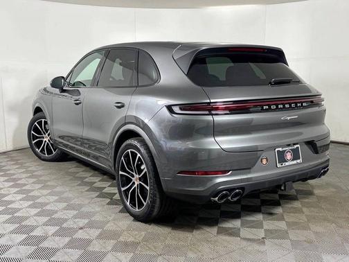 Quartzite Grey Metallic 2026 Porsche Cayenne