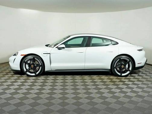 2023 Porsche Taycan 