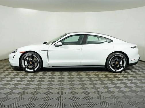 2023 Porsche Taycan 