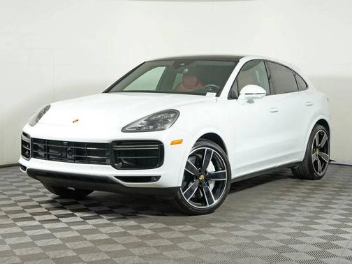 Carrara White Metallic 2023 Porsche Cayenne