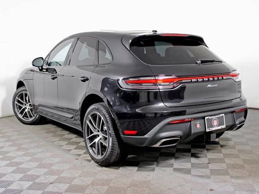 Jet Black Metallic 2026 Porsche Macan