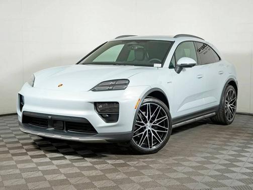 Ice Grey Metallic 2026 Porsche Macan