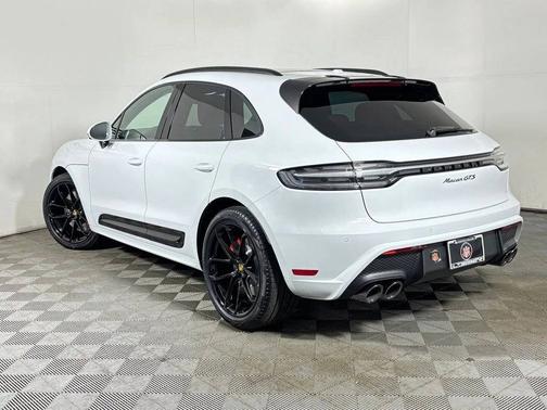 Carrara White Metallic 2026 Porsche Macan
