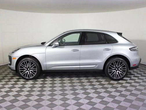 2025 Porsche Macan 