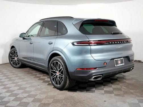Vanadium Grey Metallic 2026 Porsche Cayenne