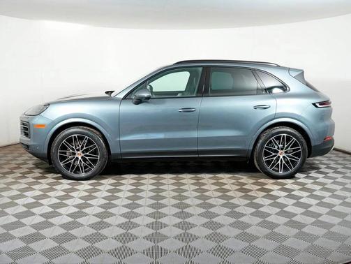 Vanadium Grey Metallic 2026 Porsche Cayenne