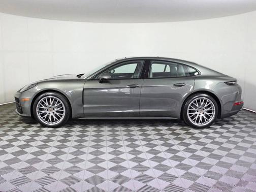 2026 Porsche Panamera 