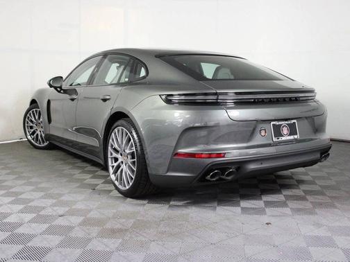 2026 Porsche Panamera 
