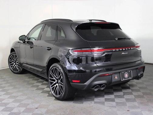Jet Black Metallic 2025 Porsche Macan