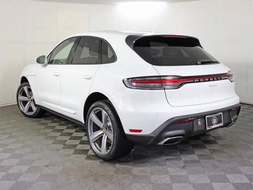2025 Porsche Macan 