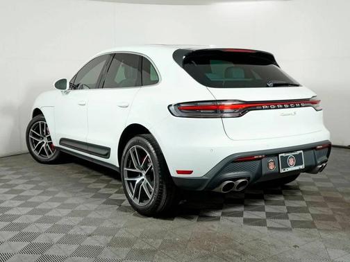2023 Porsche Macan 