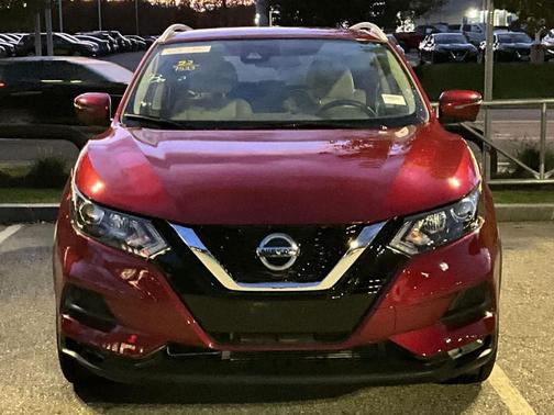 2022 Nissan Rogue Sport SV