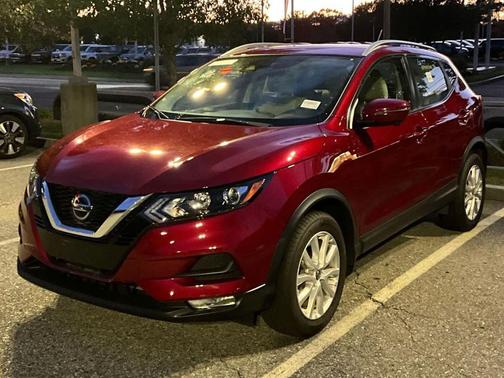 2022 Nissan Rogue Sport SV