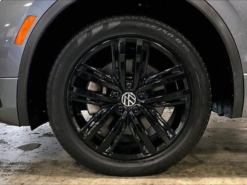 2022 Volkswagen Tiguan 2.0T SE R-Line Black 4MOTION