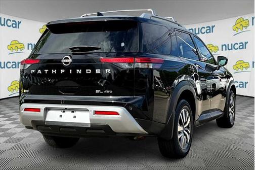 2022 Nissan Pathfinder SL 4WD
