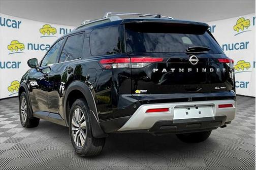 2022 Nissan Pathfinder SL 4WD