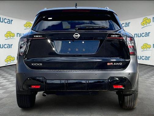 Super Black 2026 Nissan Kicks SR