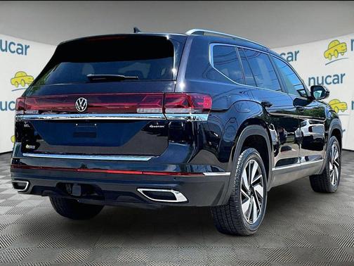 Opal White Pearl 2024 Volkswagen Atlas 2.0T SEL