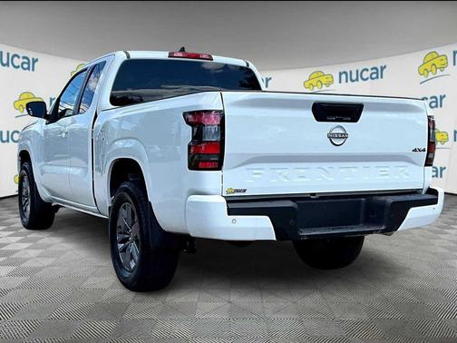2025 Nissan Frontier SV