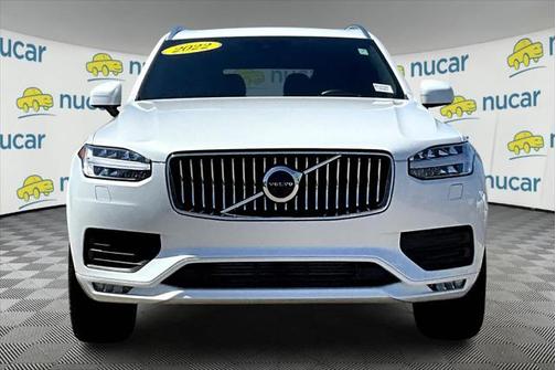 2022 Volvo XC90 T6 Momentum