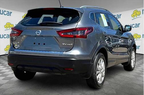 2022 Nissan Rogue Sport SV