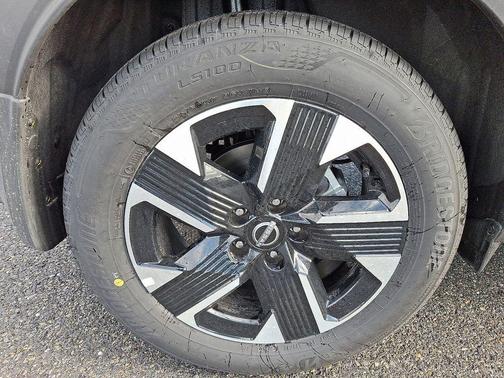 Gun Metallic 2026 Nissan Kicks SV