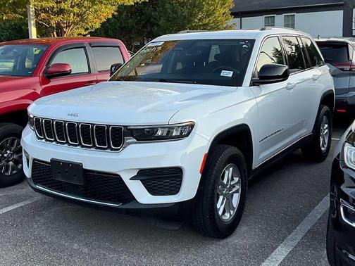 2022 Jeep Grand Cherokee Laredo