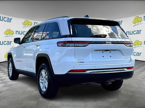 2022 Jeep Grand Cherokee Laredo