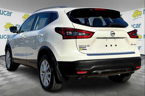 2022 Nissan Rogue Sport SV