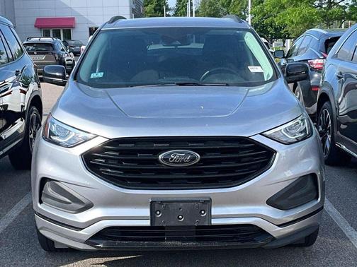 Iconic Silver Metallic 2022 Ford Edge SE