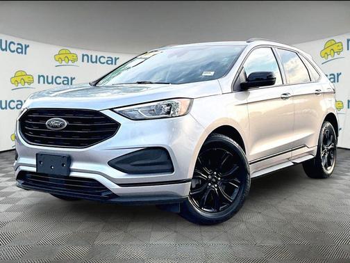 Iconic Silver Metallic 2022 Ford Edge SE