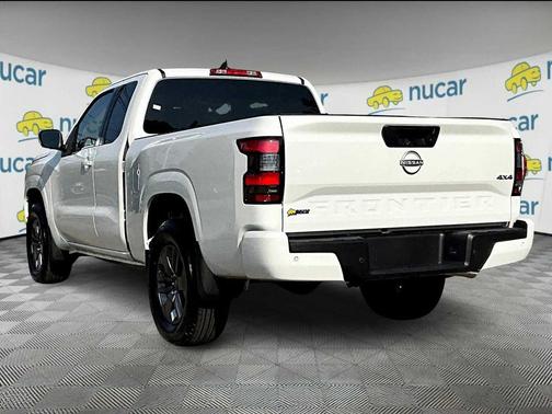 2025 Nissan Frontier SV