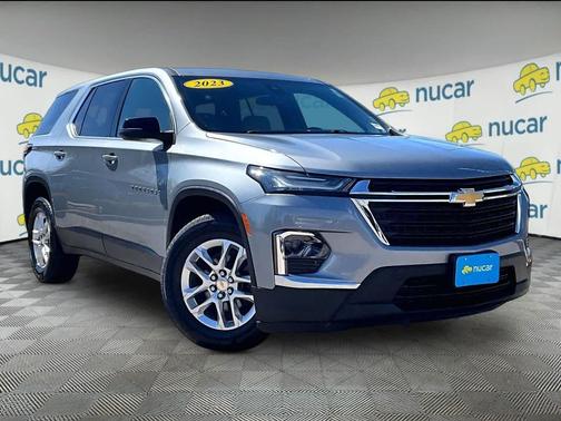 Sterling Gray Metallic 2023 Chevrolet Traverse LS