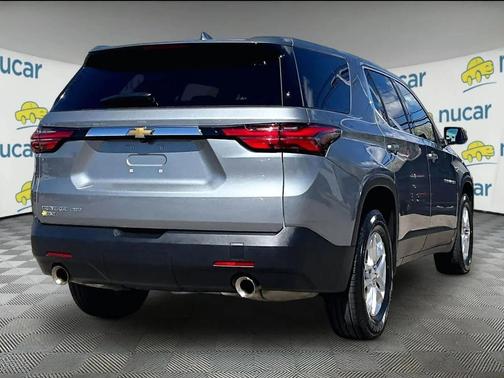 Sterling Gray Metallic 2023 Chevrolet Traverse LS