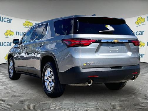 Sterling Gray Metallic 2023 Chevrolet Traverse LS