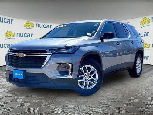 Sterling Gray Metallic 2023 Chevrolet Traverse LS