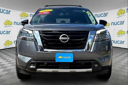 2022 Nissan Pathfinder SL 4WD